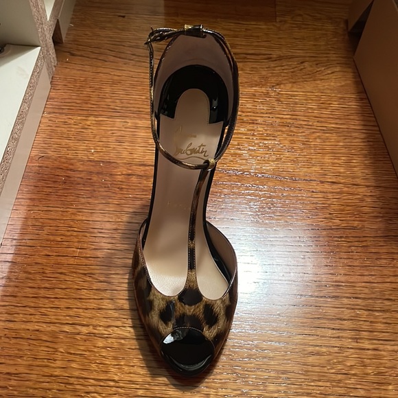 Christian Louboutin  Senora 100 PAT Leopardino
39.5 BRAND NEW - Picture 5 of 6